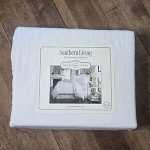 NWT Southern Living Heirloom Linen White King Bedskirt
